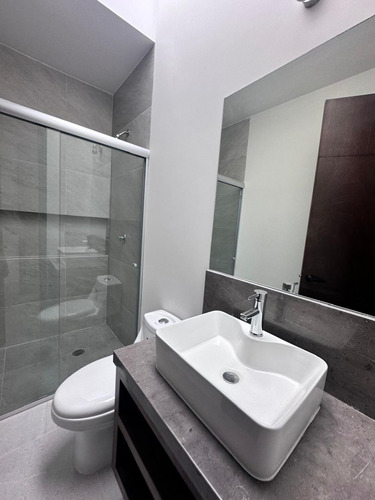 Venta De Casa Nueva En Mayorazgo 3 Recamaras Cada Una Con Baño