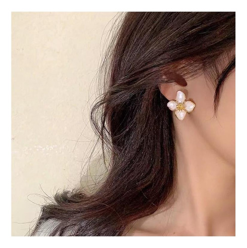 Tucewp Pendientes De Tuerca Con Forma De Flor, Bonitos Y Con