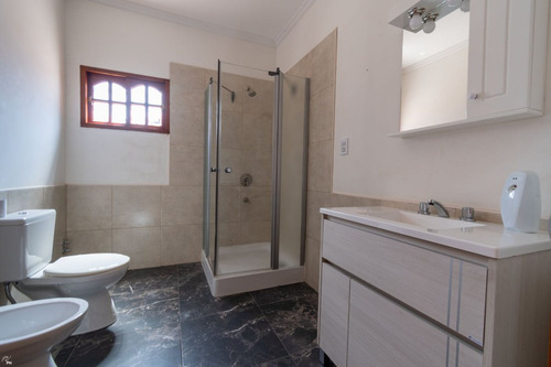 Casa De 3 Dormitorios Con Cochera En Villa Amelia