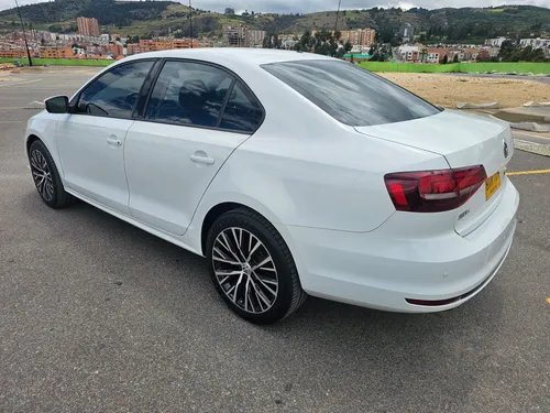 Volkswagen Jetta 2.0 Trendline