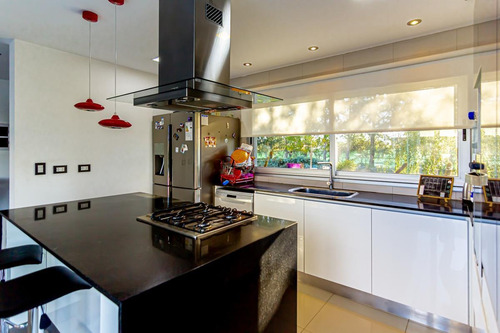 Imagen 22 de 23 de Vendo Puerto Roldan Casa A Estrenar Permuto % 100 Por Autos De Alta Gama