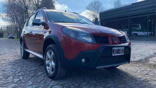 Imagen 4 de 12 de Renault Sandero Stepway 1.6 Confort 105cv 2010