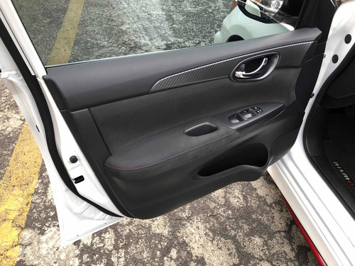 Imagen 6 de 12 de Nissan Sentra 2018 1.6 T Nismo Mt