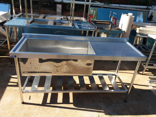 Imagem 5 de 6 de Pia Industrial Em Aço Inox 1,30mtsx0,70x0,90cm