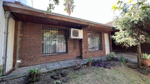 Imagen 1 de 11 de Casa En Venta Con Tres Dormitorios En Ituzaingo Norte