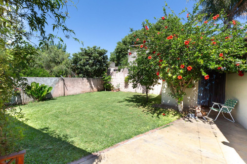 Casa 5 Amb Venta En Tesei Quincho Jardin Excelente