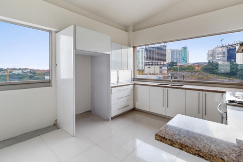 Imagen 2 de 14 de Vende Hermoso Ph Con Vista Al Campo De Golf