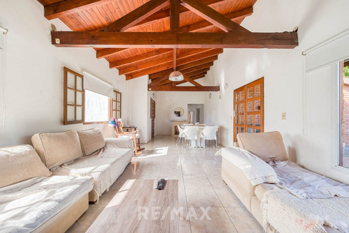 Venta Casa Quinta 4 Ambientes Con Pileta Quincho