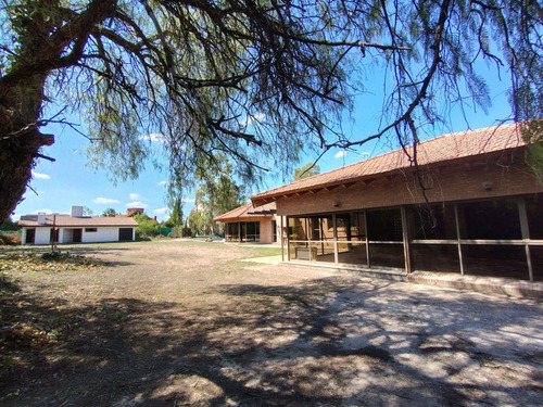 Se Vende Casa En Barrio La Colina,chacras De Coria