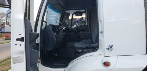 Imagem 11 de 12 de Ford Cargo 2429 2017 Bau De 8.50m