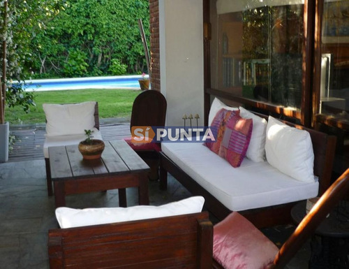 Imagen 12 de 13 de Casa Con Piscina En Venta - Playa Mansa