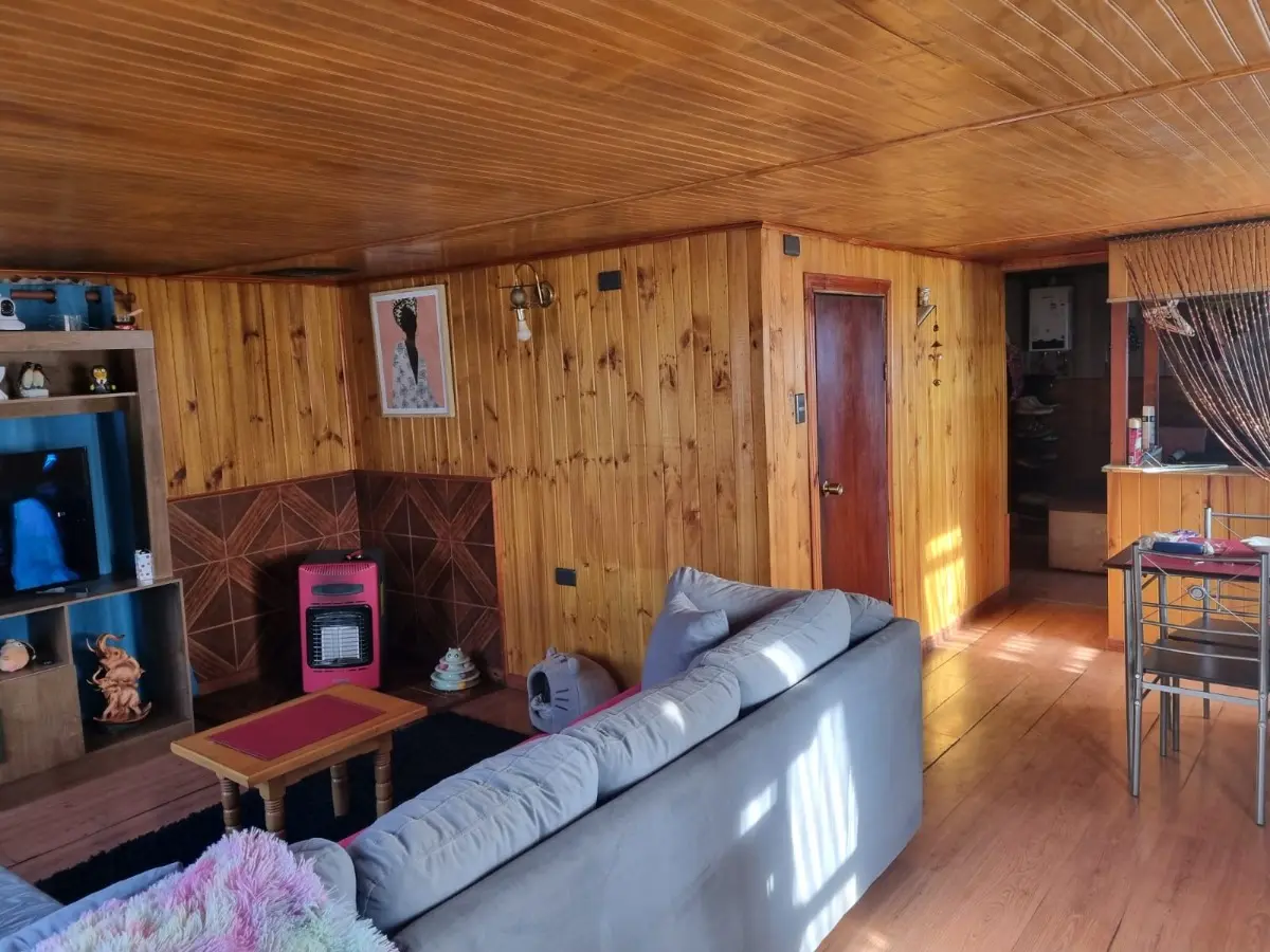 Casa Con Gran Terreno En Castro