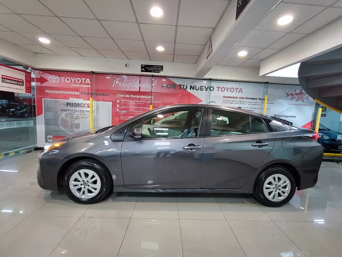 Toyota Prius 1.8 Base Cvt