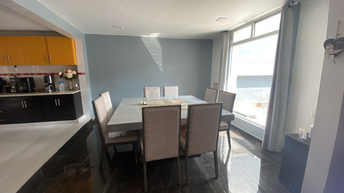 Casa En Venta En Echegaray, Remodelada.