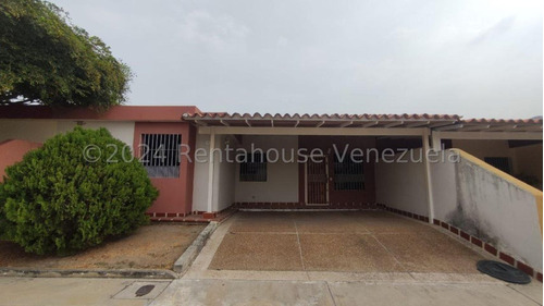 ## Se Vende Bella Casa En La Avenida Ribereña De Cabudare ## 24-24791 Fcc ##