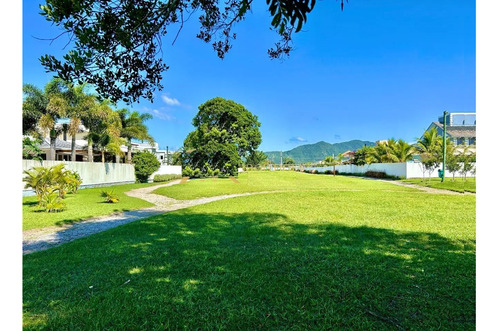 Direto Com Proprietário - Casa De Alto Padrão Cond. Fechado 4 Quartos, 5 Banheiros.