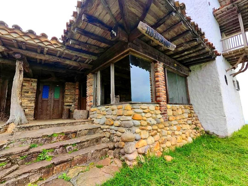 Posada En Venta En Los Estoraques, San Cristóbal 