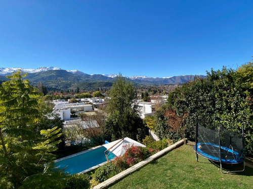Se Vende Espectacular Casa En Condoinio / Con Novación