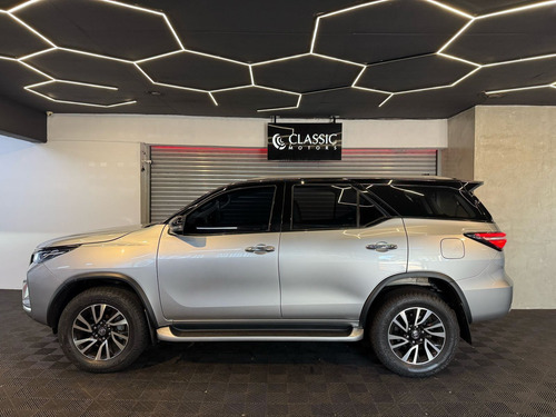 Toyota Hilux SW4 CD SRX 4x4 2.8 TDI 16V Diesel Aut.