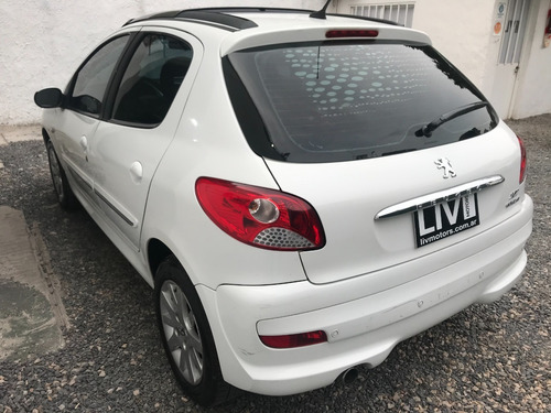 Peugeot 207 1.6 Xt Año 2011- Liv Motors