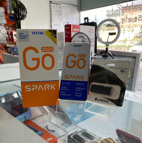 Tecno Spark Go 2023 4/64gb (incluye Pendrive 32gb)