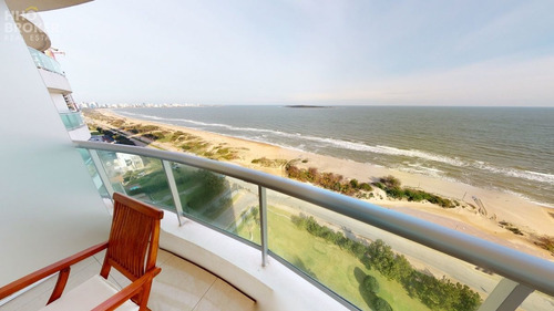 Imagen 3 de 30 de Frente Al Mar. Torre Con Espectaculares Servicios. - Punta Del Este Mansa