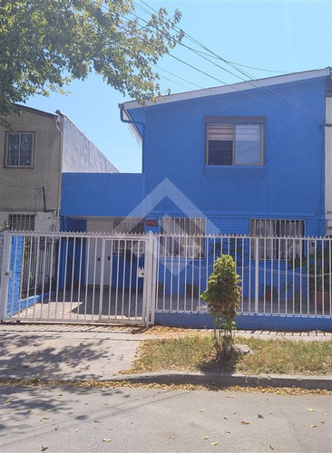 Casa En Venta De 4 Dorm. En Maipú