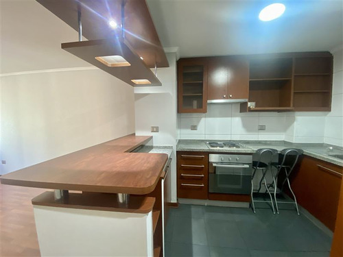 Departamento En Venta De 1 Dorm. A Pasos Del Metro Sta Ana.