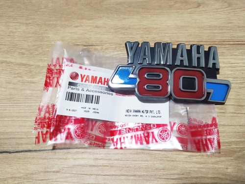Emblema Babero Yamaha V80 Original
