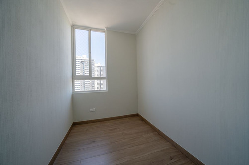 Depto Remodelado Como Nuevo En Venta De 3 Dorm. En Santiago
