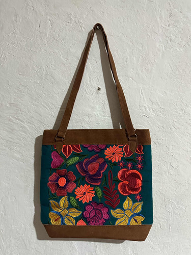 Cartera De Gamuza Y Bordado Artesanal Mexicana 