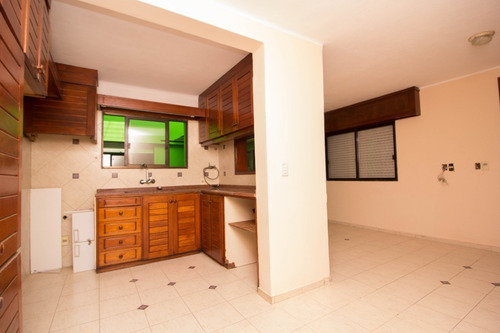 Imagen 5 de 17 de Venta Padron Unico Zona Buceo. 5 Dormitorios, Patio, Muy Buen Estado, Gge X2