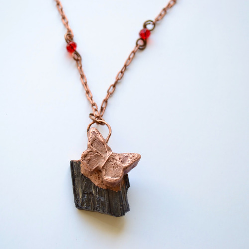 Collar Mariposa Con Turmalina Negra, Cadena De Cobre, Cod1