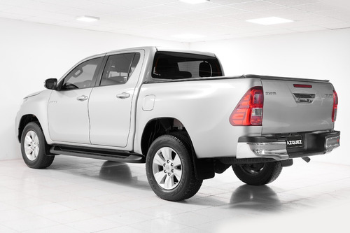 Imagen 5 de 15 de Toyota Hilux 2.4 Dc 4x2 Tdi Sr 2020