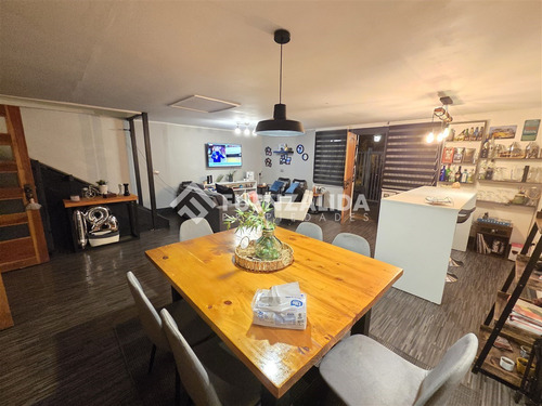 Casa En Venta De 3 Dorm. En Ñuñoa