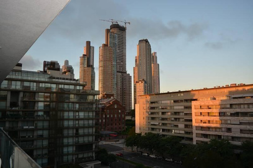 Venta De Excelente 2 Ambientes C/ Amenities Y Cochera En Puerto Madero