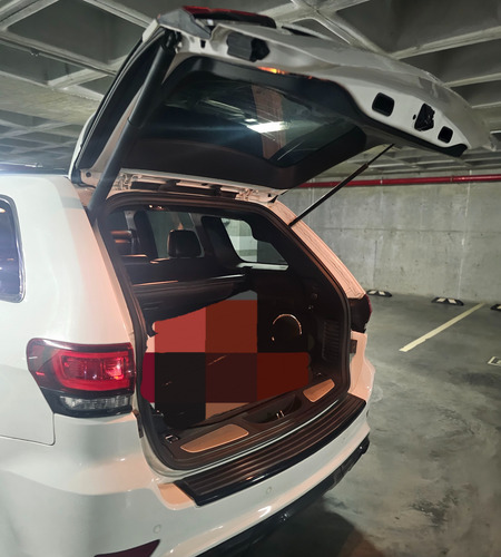 Jeep Grand Cherokee 6.4 Srt-8 Mt