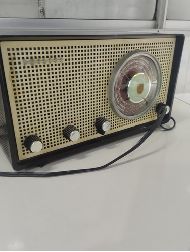 Radio Philips. Vintage A Válvulas. Funciona Perfecto