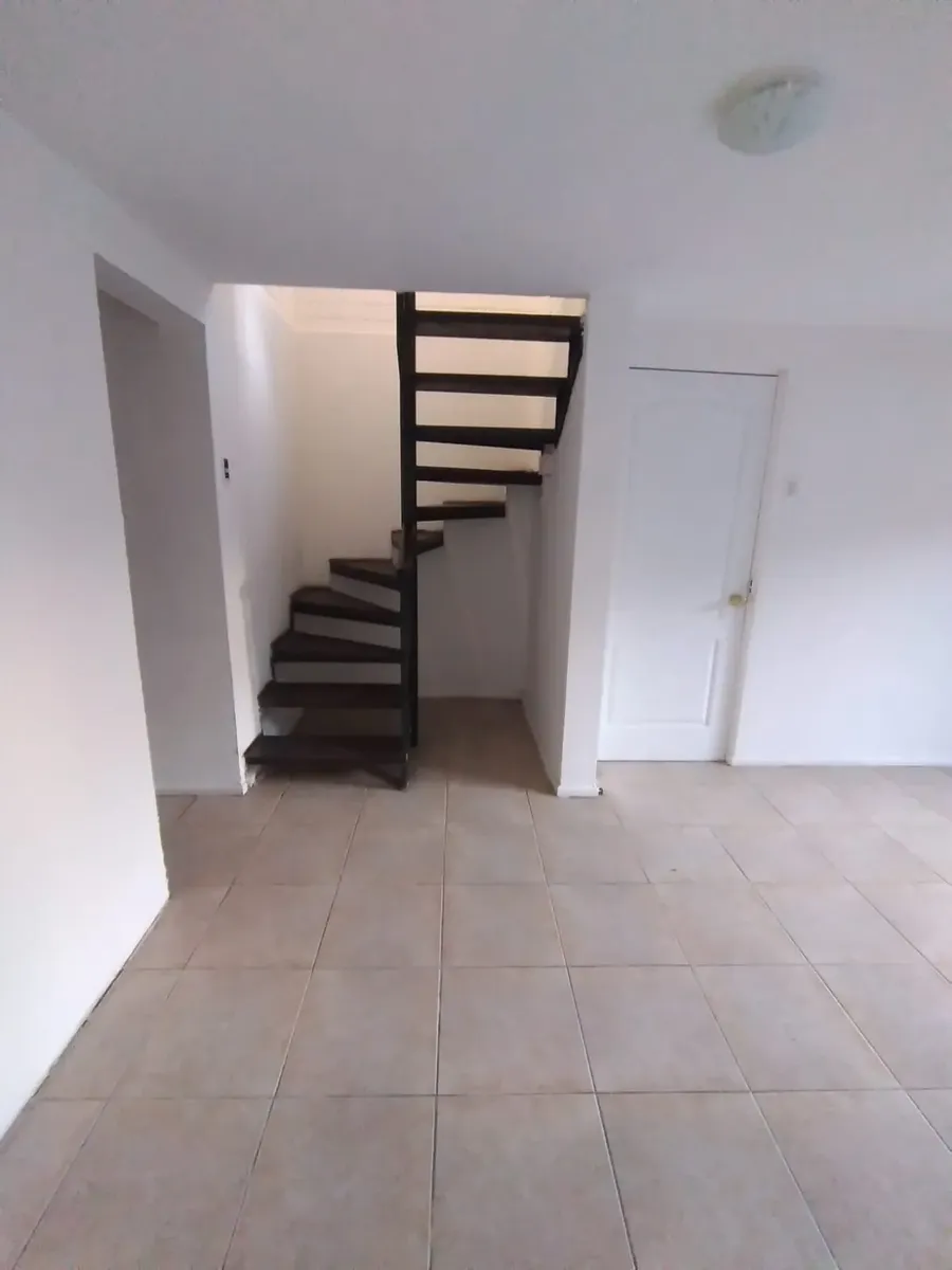 Imagen 2 de 19 de Casa Remodelada, Recién Pintada Y Reacondicionada. Corredora