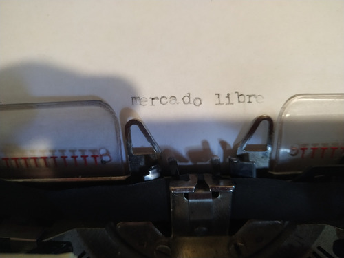 Máquina De Escribir Portable Real Impecable( Royal Company) (Usado)