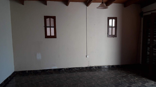 Casa En Venta - 1 Dormitorio 1 Baño - 300mts2 - Castelli