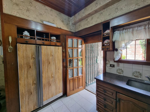 Casa En Venta 4 Amb Con Jardín Y Pileta. Padua
