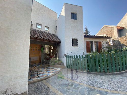 Casa Arboretum Con Lindo Jardin