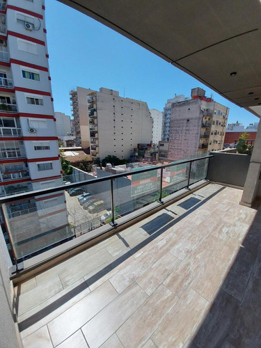 Imagen 2 de 25 de Departamento - Flores