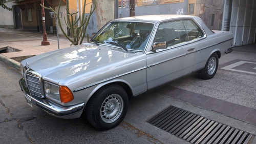 Imagen 2 de 17 de Mercedes Benz 1980 Coupé 230ce