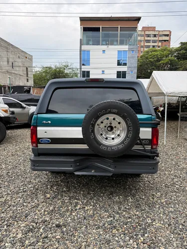 Ford Bronco 5.0 Xlt