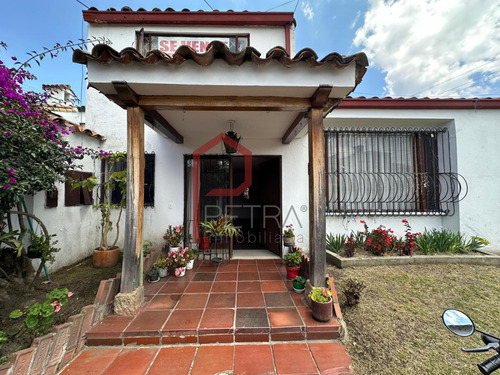 Se Vende Casa De 530 Mts Con Local En Las Villas Bogotá