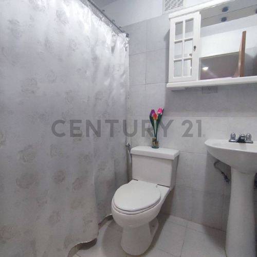 Amplio Townhouse Ubicado En C.r Villas De Oriente