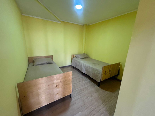 Residencial Con Galpon En Arriendo (69490)