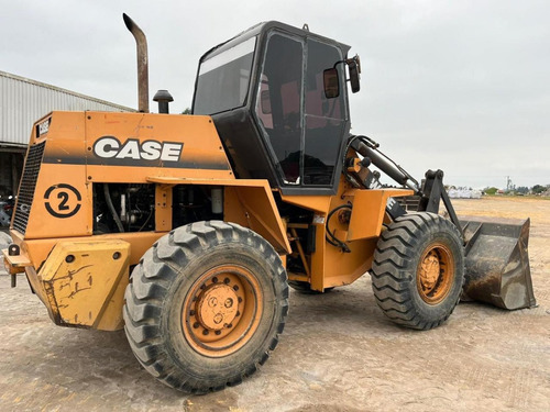 Pá Carregadeira Case W20
